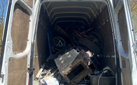 POL-HM: Gemeinsame Pressemitteilung des Landkreises Hameln-Pyrmont, des Flecken Salzhemmendorf und der Polizei: Behördenübergreifende Kontrolle deckt zahlreiche Mängel an Fahrzeugen auf - Foto: presseportal.de