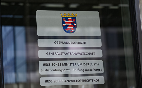 Das OLG entschied über die Herstellung eines Krebsmedikamentes. (Archivbild) - Foto: Arne Dedert/dpa