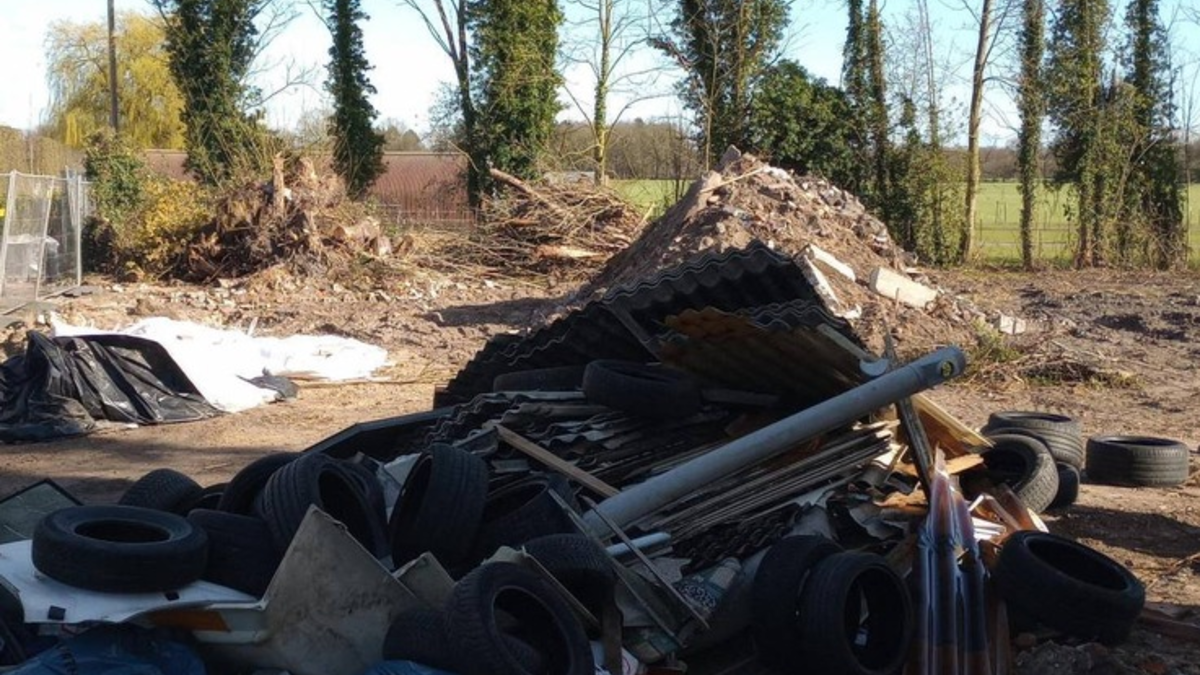 POL-IZ: 250416.1 Horst: Zeugenaufruf nach unerlaubter Müllentsorgung - Foto: presseportal.de