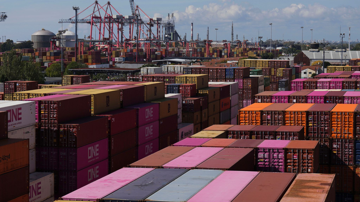 Die US-Zölle haben die größten Folgen für die USA selbst - und Kanda. (Archivbild)  - Foto: Natacha Pisarenko/AP/dpa