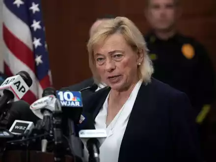Maines Gouverneurin Janet Mills. Die Trump-Regierung verklagt den US-Bundesstaat an der Ostküste. (Archivfoto) - Foto: Steven Senne/AP/dpa