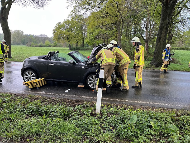 FW Rheurdt: Sturmschaden mit anschließendem Verkehrsunfall - Foto: presseportal.de