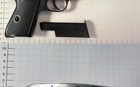 BPOL NRW: Bundespolizisten beschlagnahmen Anscheinswaffe und Messer im Hauptbahnhof Dortmund - Foto: presseportal.de