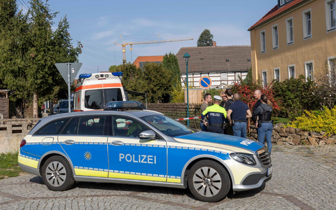 Razzia in Sachsen: Ein Jugendlicher soll Gift im Haus seiner Eltern gelagert haben. - Foto: Daniel Wagner/dpa Razzia in Sachsen: Ein Jugendlicher soll Gift im Haus seiner Eltern gelagert haben. - Foto: Daniel Wagner/dpa