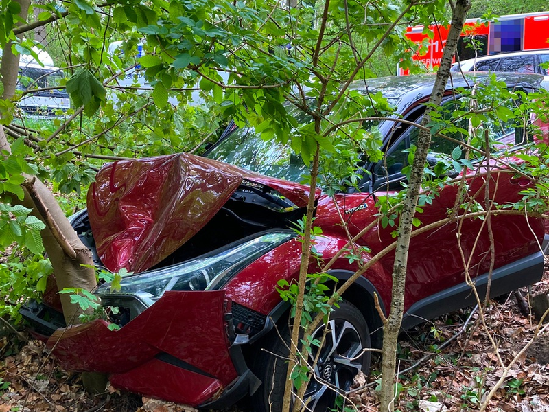 POL-BO: Unfall in Bochum: Autofahrerin (66) wendet und gerät in Böschung - Foto: presseportal.de