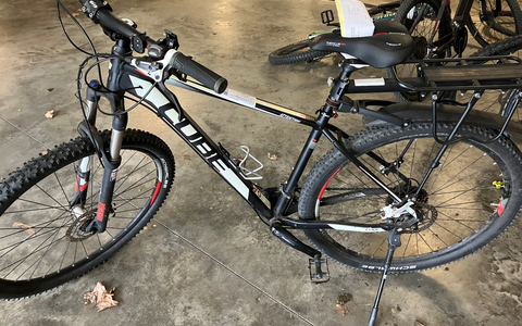 POL-GÖ: (130/2025) Mountainbike in einem Waldstück nahe An der Lutter gefunden - Diebstahl vermutet. Eigentümer gesucht - Foto: presseportal.de