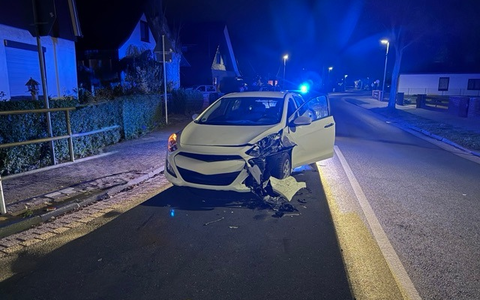 POL-CUX: Verkehrsunfallflucht in Schiffdorf-Spaden - Polizei ermittelt flüchtigen Unfallverursacher, welcher ohne Fahrerlaubnis unterwegs war (Foto im Anhang) - Foto: presseportal.de POL-CUX: Verkehrsunfallflucht in Schiffdorf-Spaden - Polizei ermittelt flüchtigen Unfallverursacher, welcher ohne Fahrerlaubnis unterwegs war (Foto im Anhang) - Foto: presseportal.de