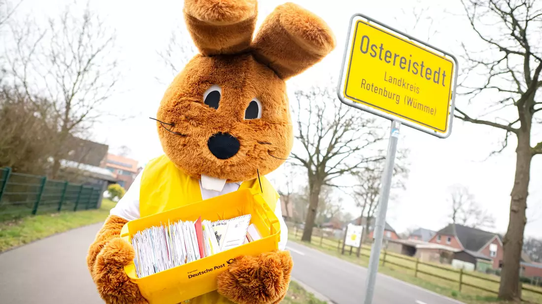 Insgesamt wurden 75.000 Briefe an Hanni Hase gelesen und beantwortet. (Archivbild) - Bild: Sina Schuldt/dpa
