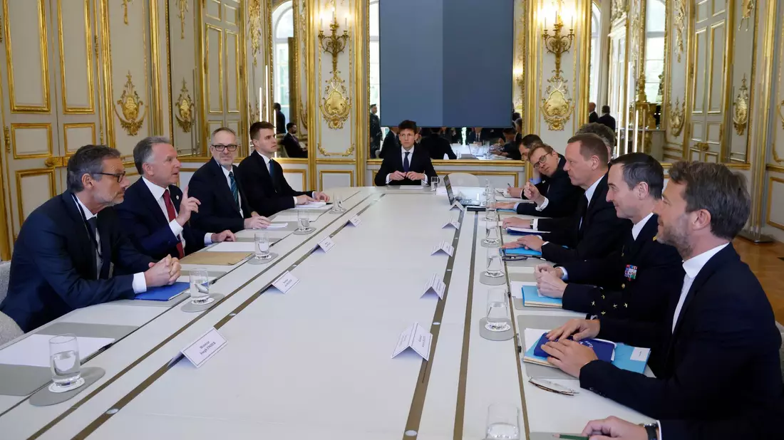 Frankreichs Präsident Macron empfing Trumps Sondergesandten Witkoff und den US-Außenminister Rubio im Élysée-Palast. - Bild: Ludovic Marin/Pool AFP/AP/dpa