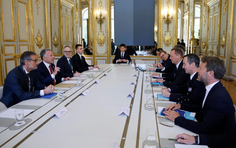 Frankreichs PrĂ€sident Macron empfing Trumps Sondergesandten Witkoff und den US-AuĂenminister Rubio im ĂlysĂ©e-Palast. - Foto: Ludovic Marin/Pool AFP/AP/dpa Frankreichs PrĂ€sident Macron empfing Trumps Sondergesandten Witkoff und den US-AuĂenminister Rubio im ĂlysĂ©e-Palast. - Foto: Ludovic Marin/Pool AFP/AP/dpa