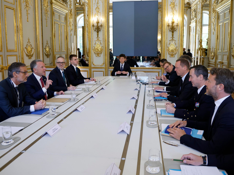 Frankreichs Präsident Macron empfing Trumps Sondergesandten Witkoff und den US-Außenminister Rubio im Élysée-Palast. - Foto: Ludovic Marin/Pool AFP/AP/dpa