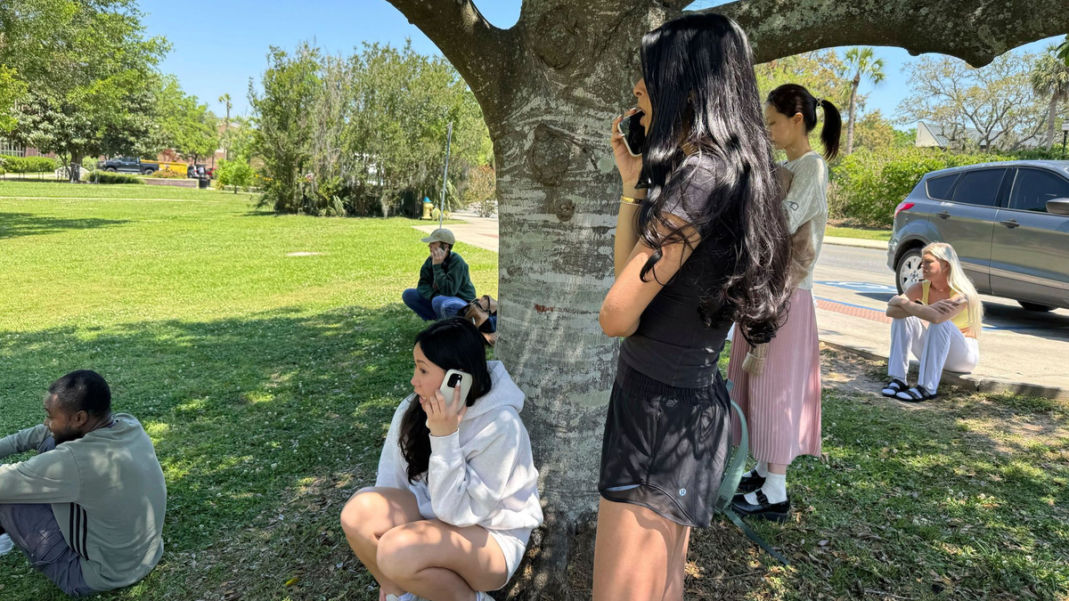 Erneut hat ein Schütze in den USA an einer Hochschule das Feuer eröffent.  - Foto: Kate Payne/AP/dpa