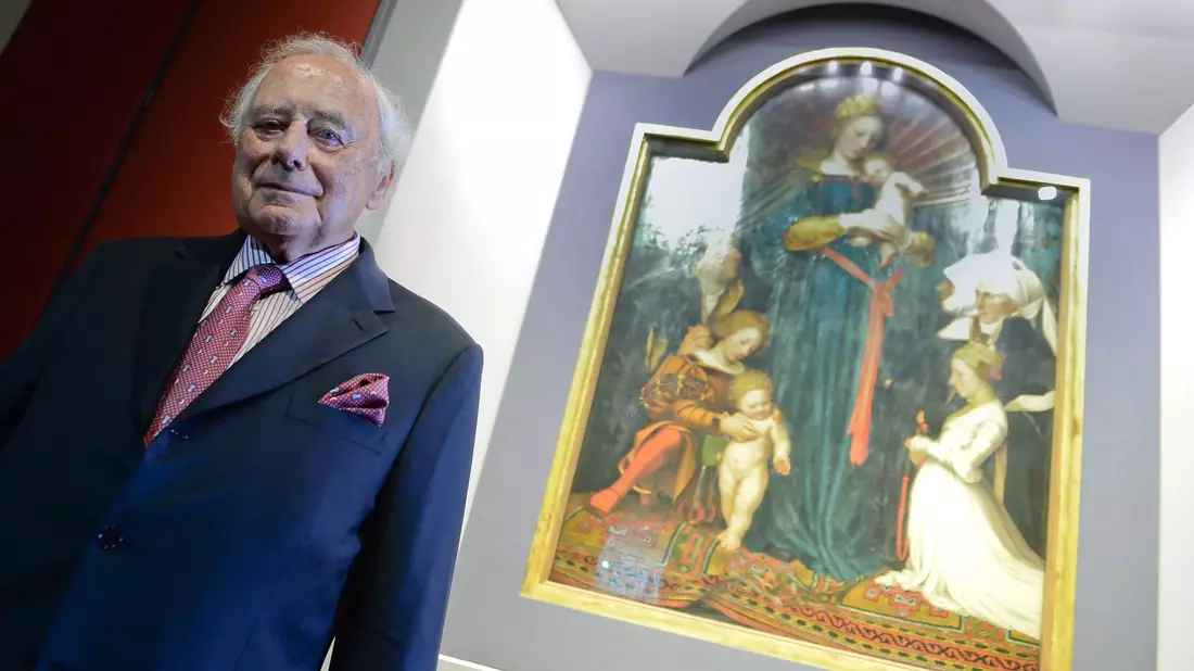 Würth ist auch Kunstsammler. Hier steht er vor dem Gemälde «Schutzmantelmadonna» von Hans Holbein, das in einem seiner Museen in Schwäbisch Hall zu sehen ist. (Archivbild) - Bild: picture alliance / dpa