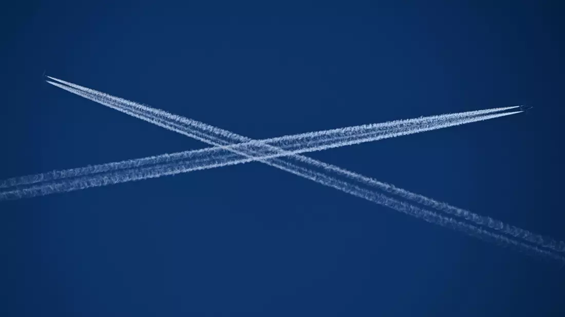 Trumps Zölle könnten auch den Luftverkehr treffen. - Bild: Arne Dedert/dpa