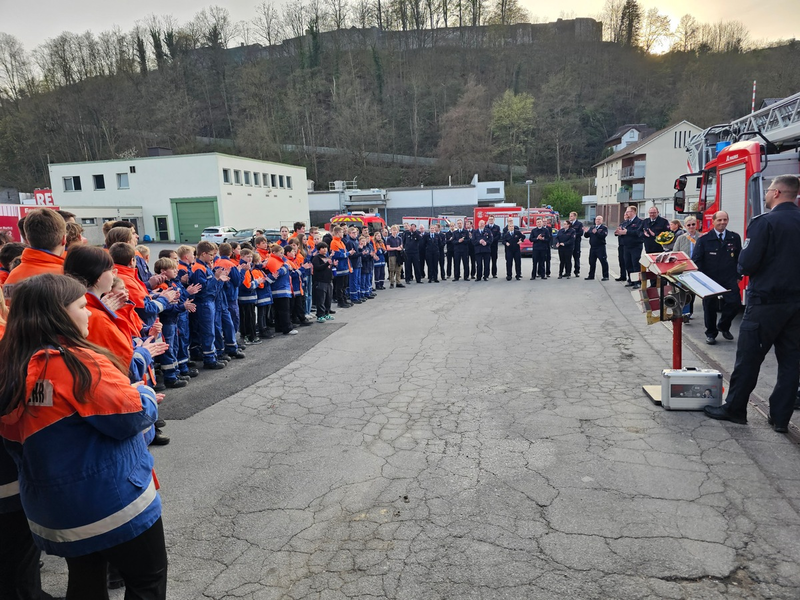 FW-AR: Führungswechsel in der Jugendfeuerwehr Arnsberg - Foto: presseportal.de