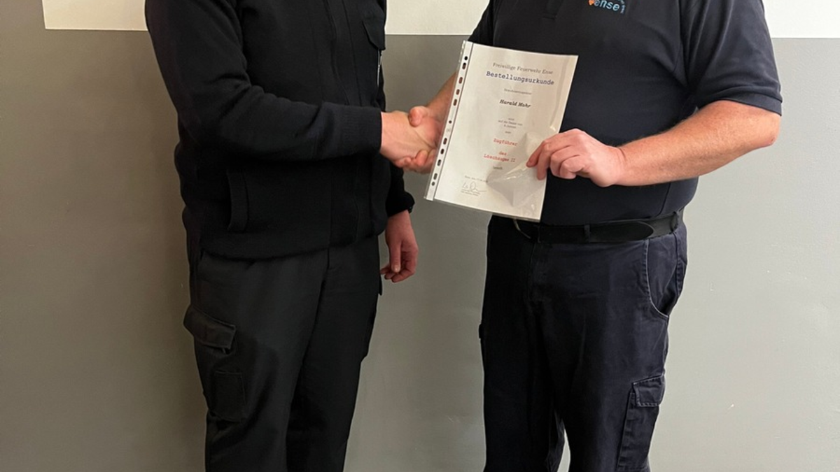 FW Ense: Anhörung zur Ernennung des Zugführers Zug II / Harald Mohr für 6 Jahre ernannt - Foto: presseportal.de