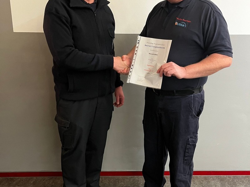 FW Ense: Anhörung zur Ernennung des Zugführers Zug II / Harald Mohr für 6 Jahre ernannt - Foto: presseportal.de