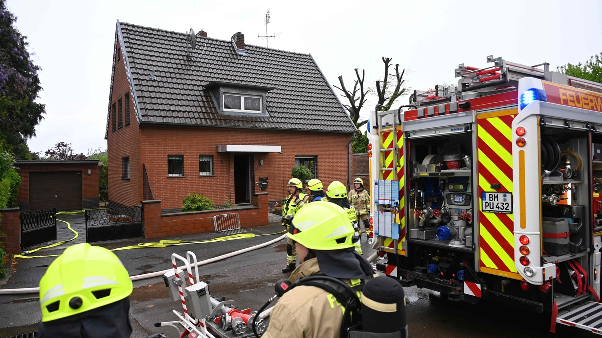 FW Pulheim: Zwei Verletzte nach Verpuffung in Wohnhaus - Foto: presseportal.de