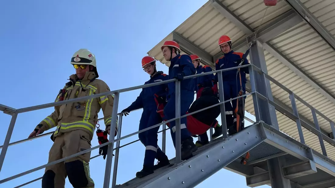 FW Lehrte: Erfolgreicher Ausbildungsnachmittag der Stadtjugendfeuerwehr Lehrte - Bild: presseportal.de