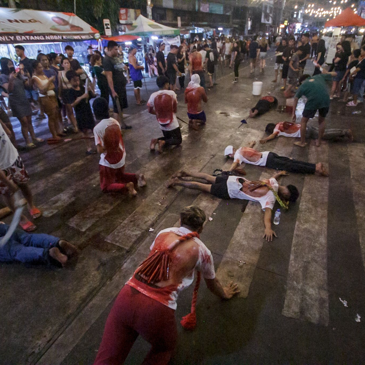  Die katholische Kirche missbilligt diese blutigen Rituale.  - Foto: Zedrich Xylak Madrid/ZUMA Press Wire/dpa