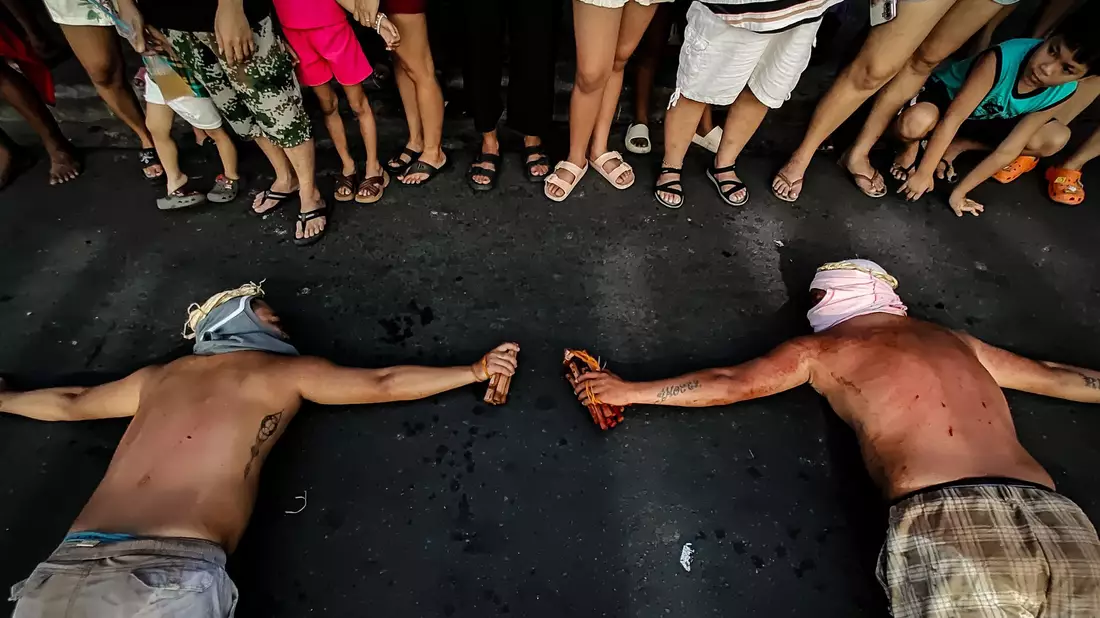 Die katholische Kirche hält die Selbstkasteiung sie für eine extreme Fehlinterpretation des Glaubens hält. - Bild: Ryan Eduard Benaid/ZUMA Press Wire/dpa