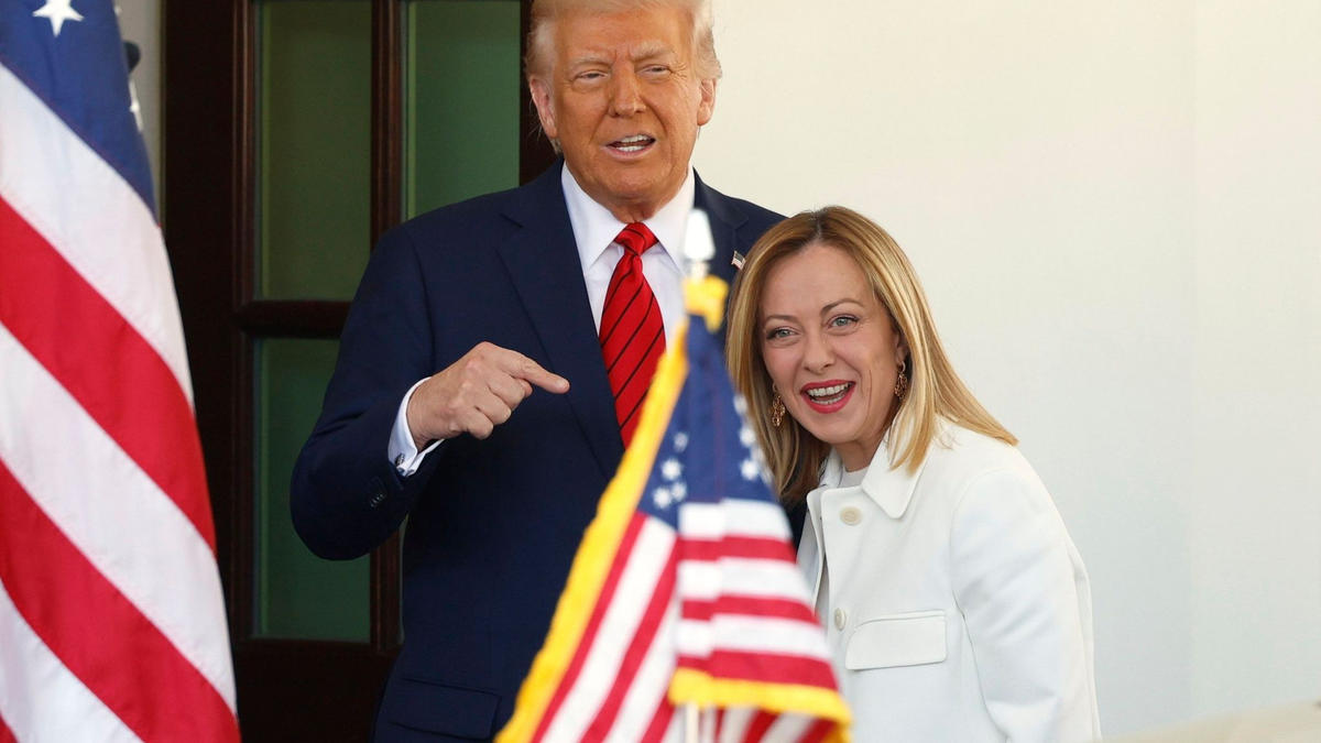 US-Präsident Trump und Italiens Ministerpräsidentin Meloni präsentierten sich am Donnerstag als ziemlich beste Freunde.  - Foto: Tom Brenner/AP/dpa