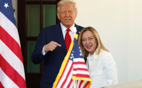 US-PrÀsident Trump und Italiens MinisterprÀsidentin Meloni prÀsentierten sich am Donnerstag als ziemlich beste Freunde. - Foto: Tom Brenner/AP/dpa US-PrÀsident Trump und Italiens MinisterprÀsidentin Meloni prÀsentierten sich am Donnerstag als ziemlich beste Freunde. - Foto: Tom Brenner/AP/dpa