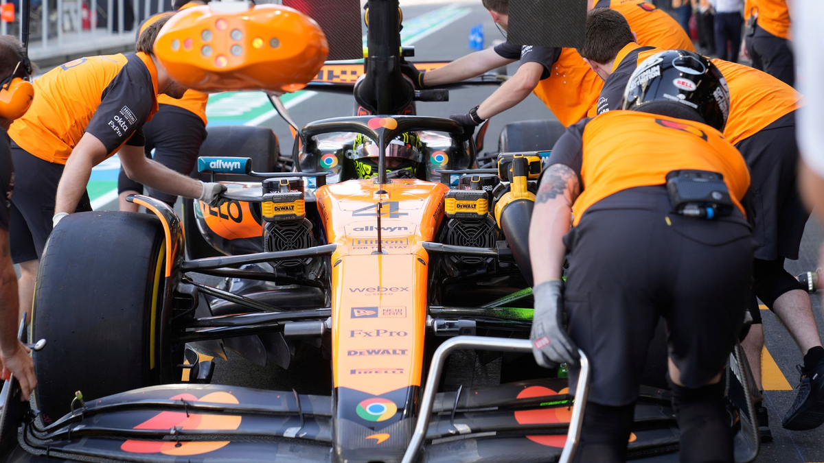 Norris geht als WM-Führender in das Dschidda-Wochenende. - Foto: Darko Bandic/AP/dpa