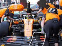 Leclerc zeigte einen vielversprechenden Trainingsstart. - Foto: Darko Bandic/AP/dpa