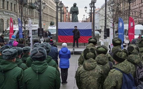 Es gibt neue Spekulationen um die Zukunft der Schwarzmeer-Halbinsel Krim. (Archivbild) - Foto: Dmitri Lovetsky/AP/dpa