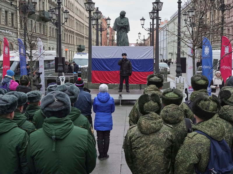 Es gibt neue Spekulationen um die Zukunft der Schwarzmeer-Halbinsel Krim. (Archivbild) - Foto: Dmitri Lovetsky/AP/dpa
