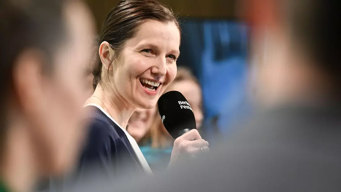 Festivalleiterin Nora Hertlein-Hull hält sogenannte Triggerwarnungen für zeitgemäß. (Archivbild) - Bild: Jens Kalaene/dpa