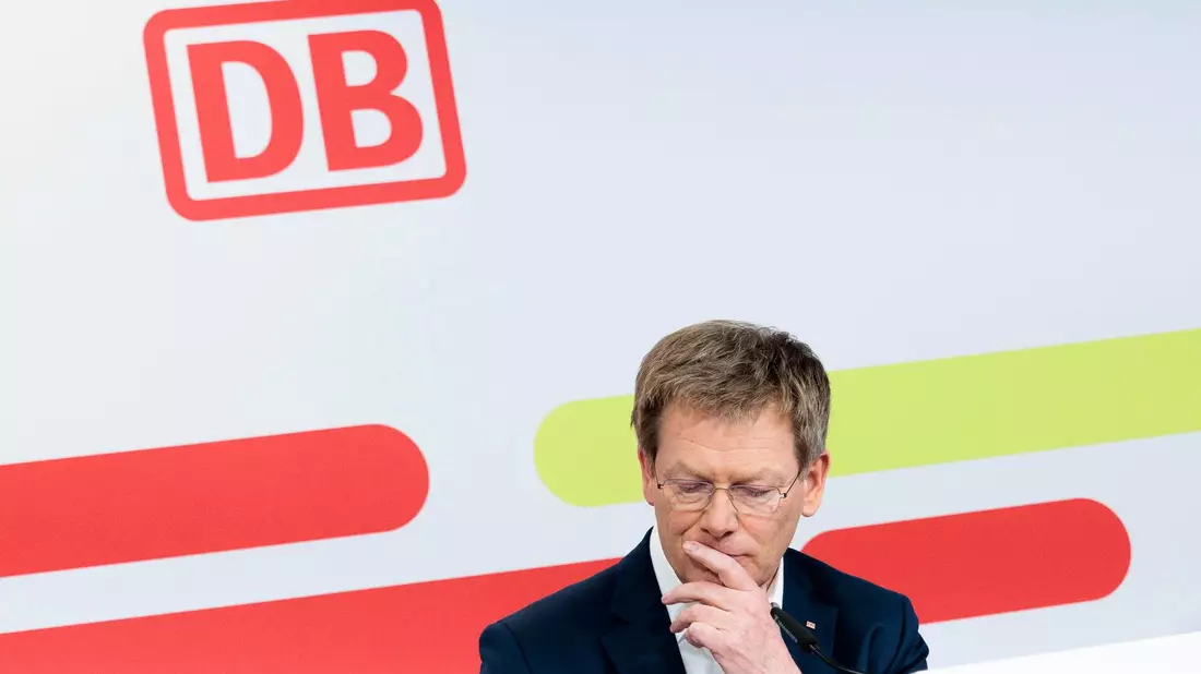 Richard Lutz ist seit März 2017 Vorstandschef der Deutschen Bahn. - Bild: Carsten Koall/dpa