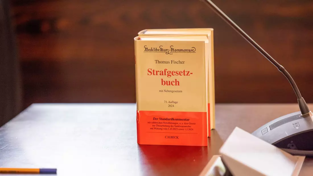 Der Bundesrat hat im Sommer vergangenes Jahr einen neuen Straftatbestand vorgeschlagen. (Symbolbild) - Bild: Thomas Banneyer/dpa