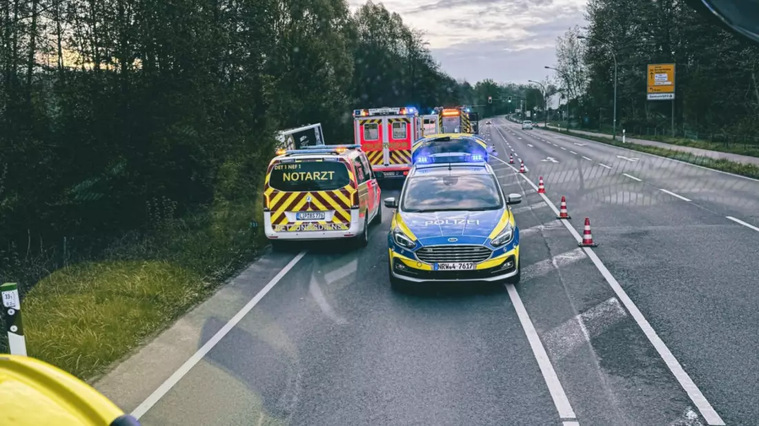 FW-DT: Alleinunfall mit LKW - Bild: presseportal.de