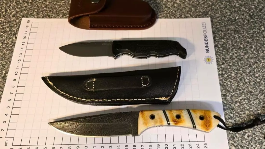 BPOL NRW: Mit Messer in S-Bahn - Bundespolizei stellt 68-Jährigen - Bild: presseportal.de