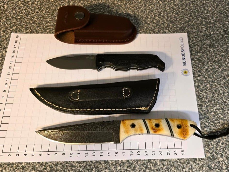 BPOL NRW: Mit Messer in S-Bahn - Bundespolizei stellt 68-Jährigen - Foto: presseportal.de