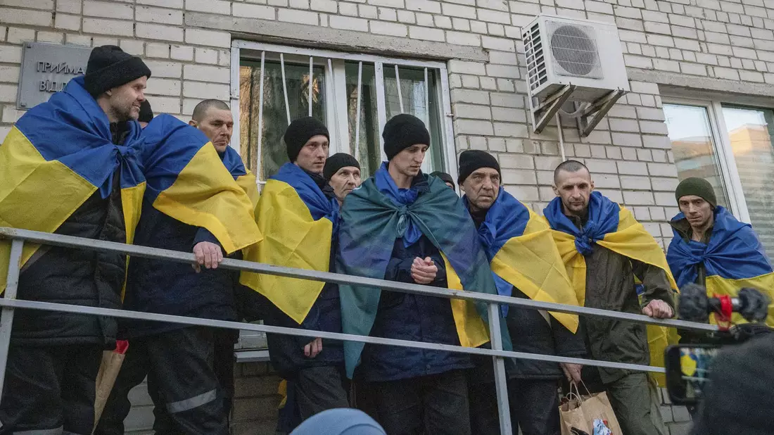 Russland und die Ukraine haben während des Kriegs wiederholt Gefangene ausgetauscht. (Archivbild) - Bild: -/kyodo/dpa