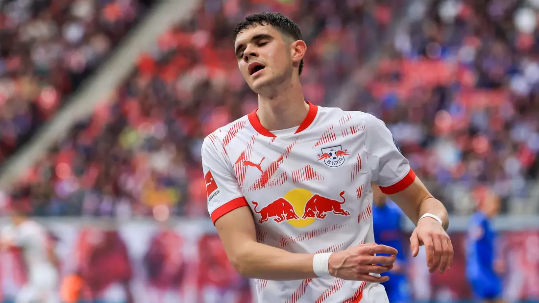 Spielmacher Xavi Simons fehlte Leipzig nach fünf gelben Karten. - Bild: Jan Woitas/dpa