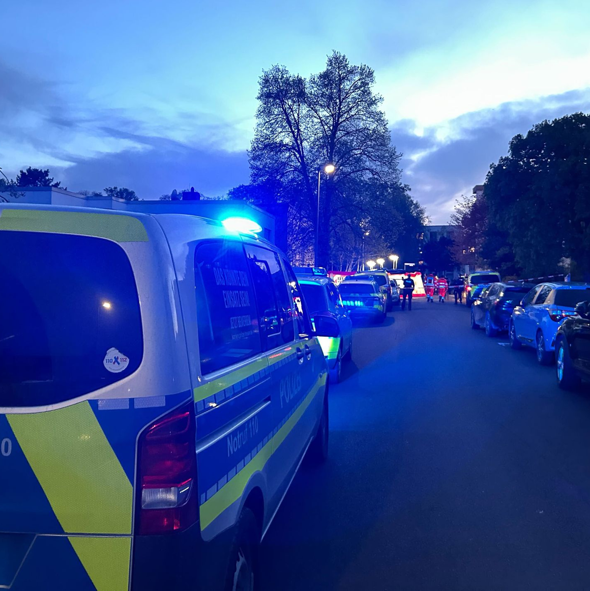 Die Polizei war mit einem Großaufgebot im Einsatz.  - Foto: Mona Wenisch/dpa