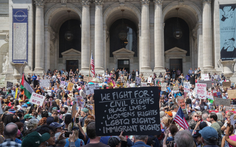Demo gegen Trump in New York - Foto: Bryan Smith/ZUMA Press Wire/dpa