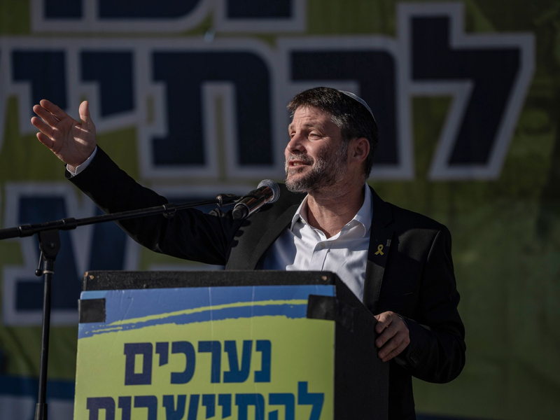 Der israelische Finanzminister Bezalel Smotrich hat sich auf einer Siedlerkonferenz im Westjordanland zur Zukunft des Gazastreifens geäußert. (Archivbild) - Foto: Ilia Yefimovich/dpa