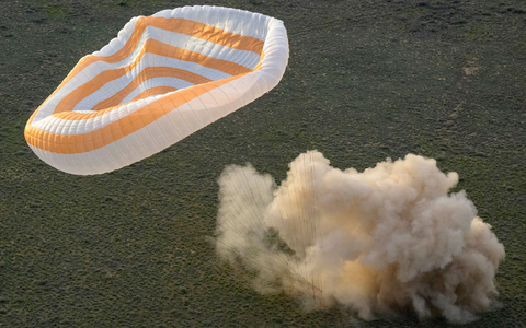 Das «Sojus MS-26»-Raumschiff ist in Kasachstan gelandet. - Foto: Bill Ingalls/NASA/AP/dpa