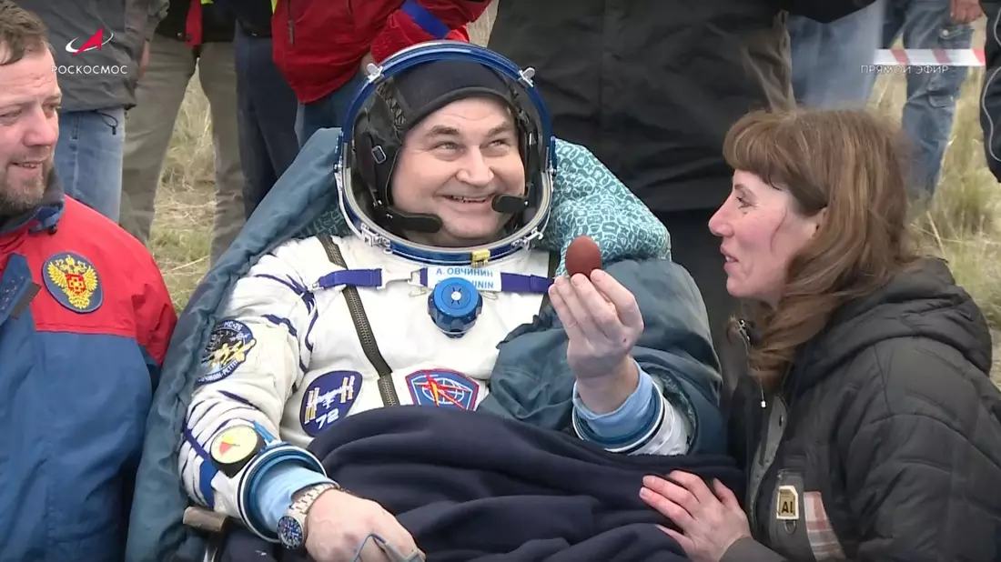 An Bord waren zwei Russen und ein US-Amerikaner.  - Bild: Uncredited/Roscosmos space corporation/AP/dpa