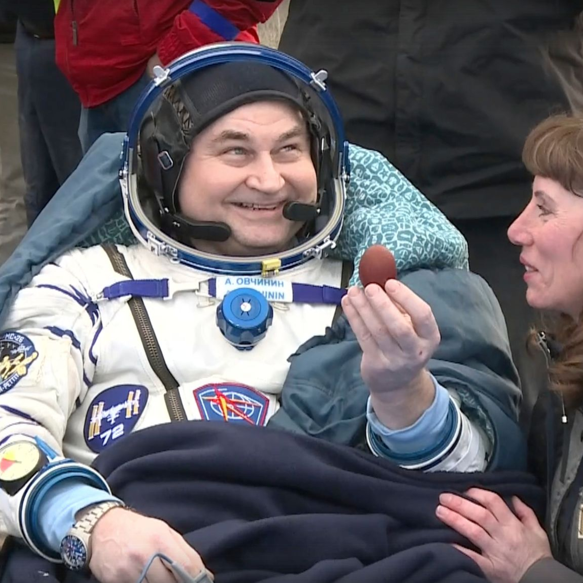 An Bord waren zwei Russen und ein US-Amerikaner.  - Foto: Uncredited/Roscosmos space corporation/AP/dpa