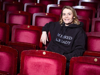 Hazel Brugger: Ich würde mich gern dreiteilen / Erst Akne, dann Schuppenflechte: Im Gespräch mit der Apotheken Umschau erklärt die Comedian, was Stress mit ihren Hautkrankheiten zu tun hat - Foto: presseportal.de