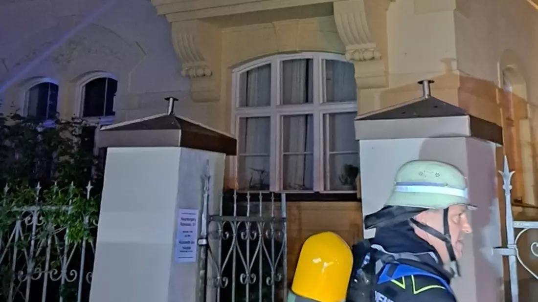 FW-M: Schlafzimmer in Brand (Nymphenburg) - Bild: presseportal.de