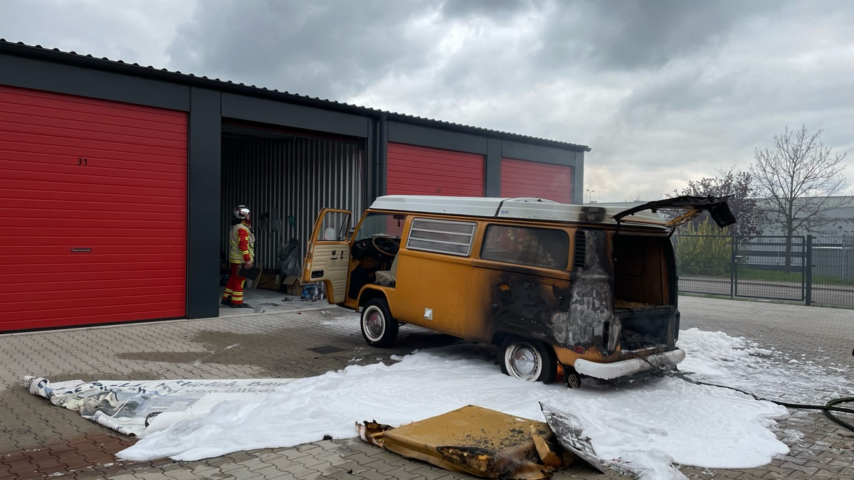 LPI-EF: Liebhaberstück geht in Flammen auf - Foto: presseportal.de