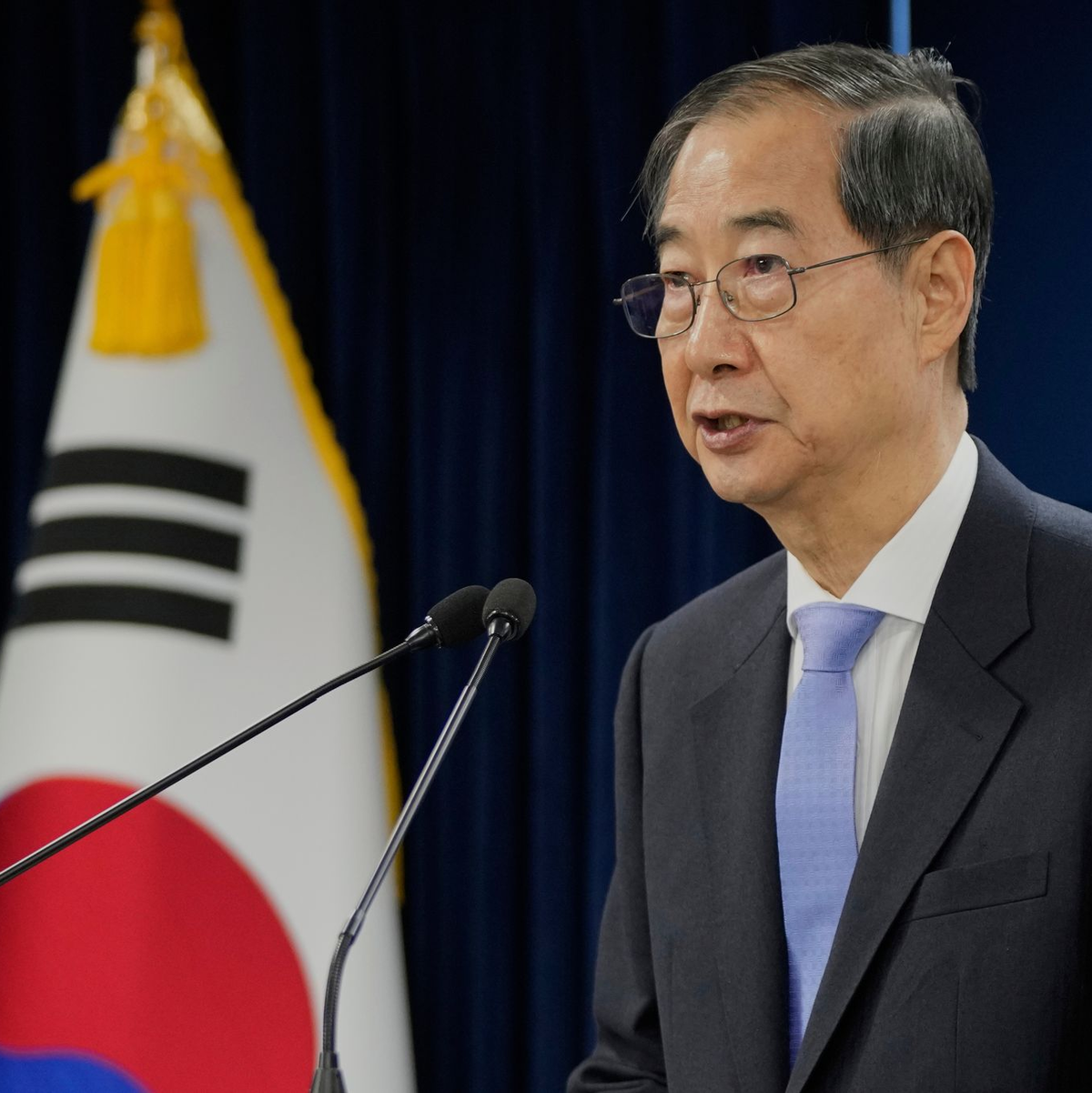 Es wird angenommen, dass Südkoreas Übergangspräsident Han Duck Soo bei den anstehenden Neuwahlen antreten will. (Archivbild) - Foto: Ahn Young-joon/AP Pool/dpa