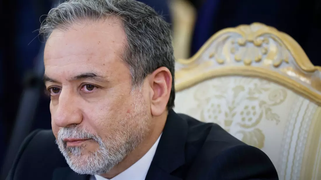 Irans Außenminister Abbas Araghtschi warnt vor voreiligen Schlüssen bei den Atomgesprächen mit den USA. (Archivbild) - Bild: Tatyana Makeyeva/Pool AFP/AP/dpa